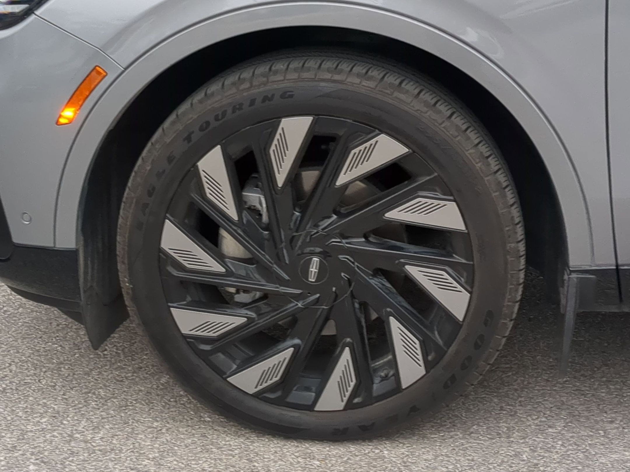 Used 2024 Lincoln Nautilus Reserve w/ Equipment Group 202A image 9