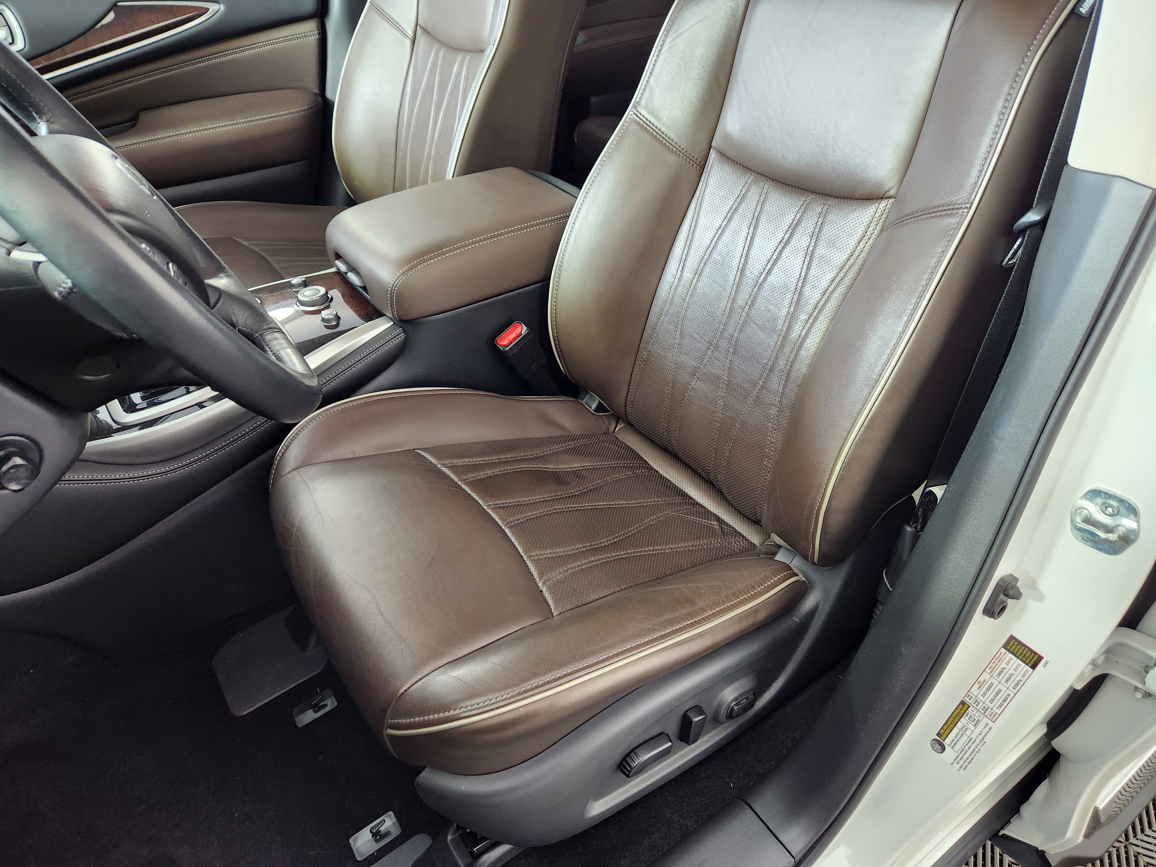 Used 2017 INFINITI QX60 Luxe w/ Deluxe Technology Package image 12