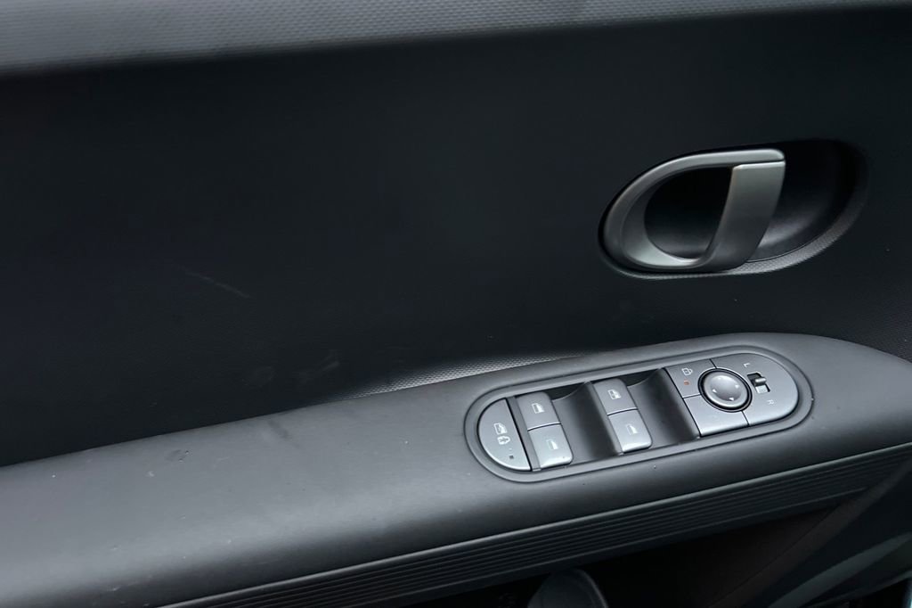 New 2026 Hyundai Ioniq 5 SE image 9