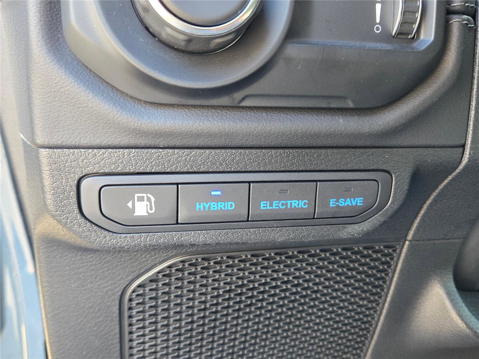 Used 2025 Jeep Wrangler Sahara AWD/4WD image 20