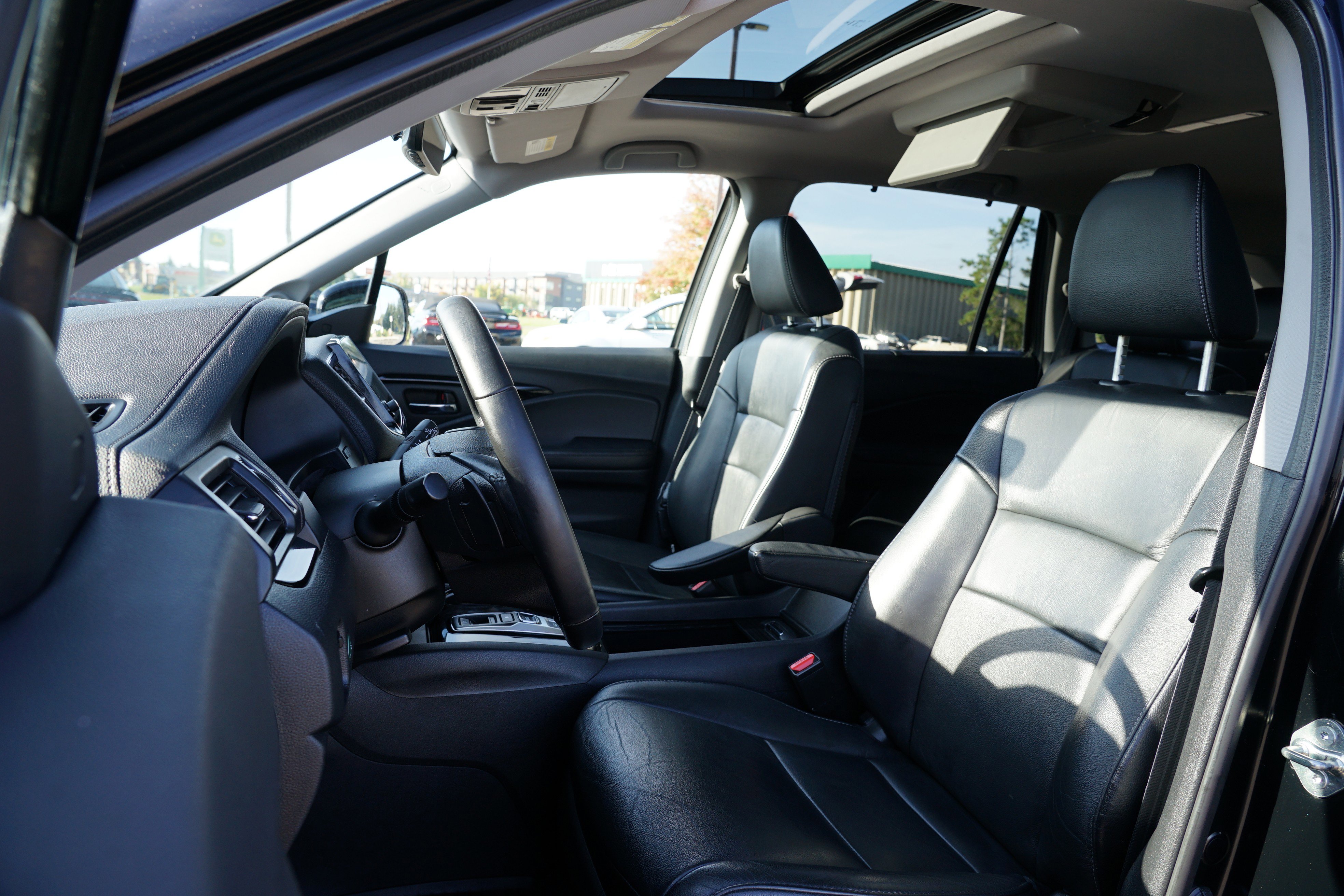 Used 2019 Honda Pilot Touring image 12