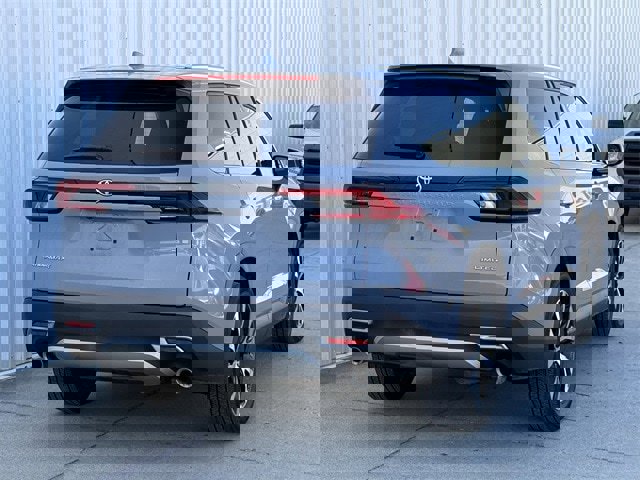 Used 2025 Toyota Grand Highlander AWD Hybrid image 4