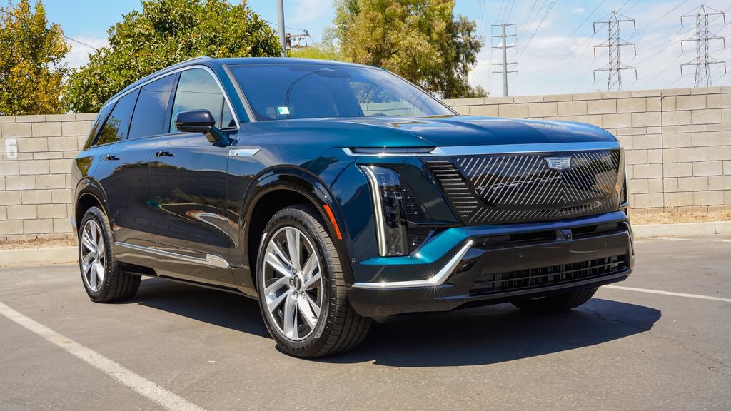 New 2027 Cadillac Vistiq Luxury w/ LPO, Floor Liner Package AWD/4WD image 5