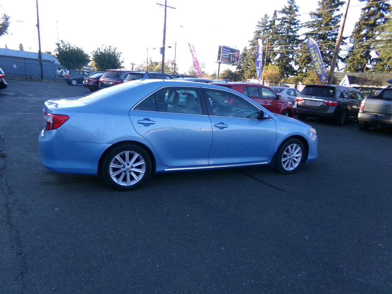 Used 2012 Toyota Camry XLE w/ Leather Pkg FWD image 4