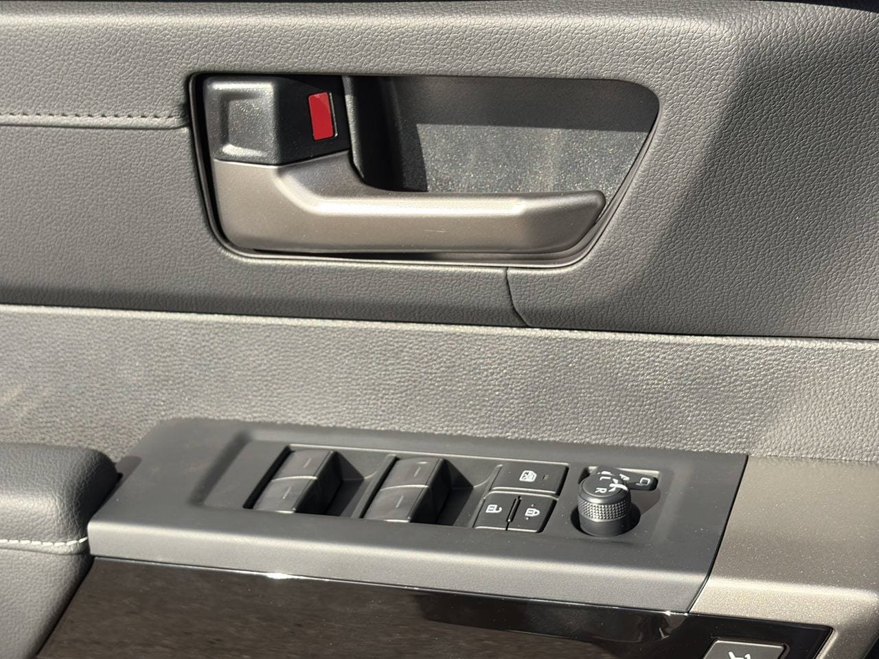 New 2026 Toyota Tundra Limited AWD/4WD image 15
