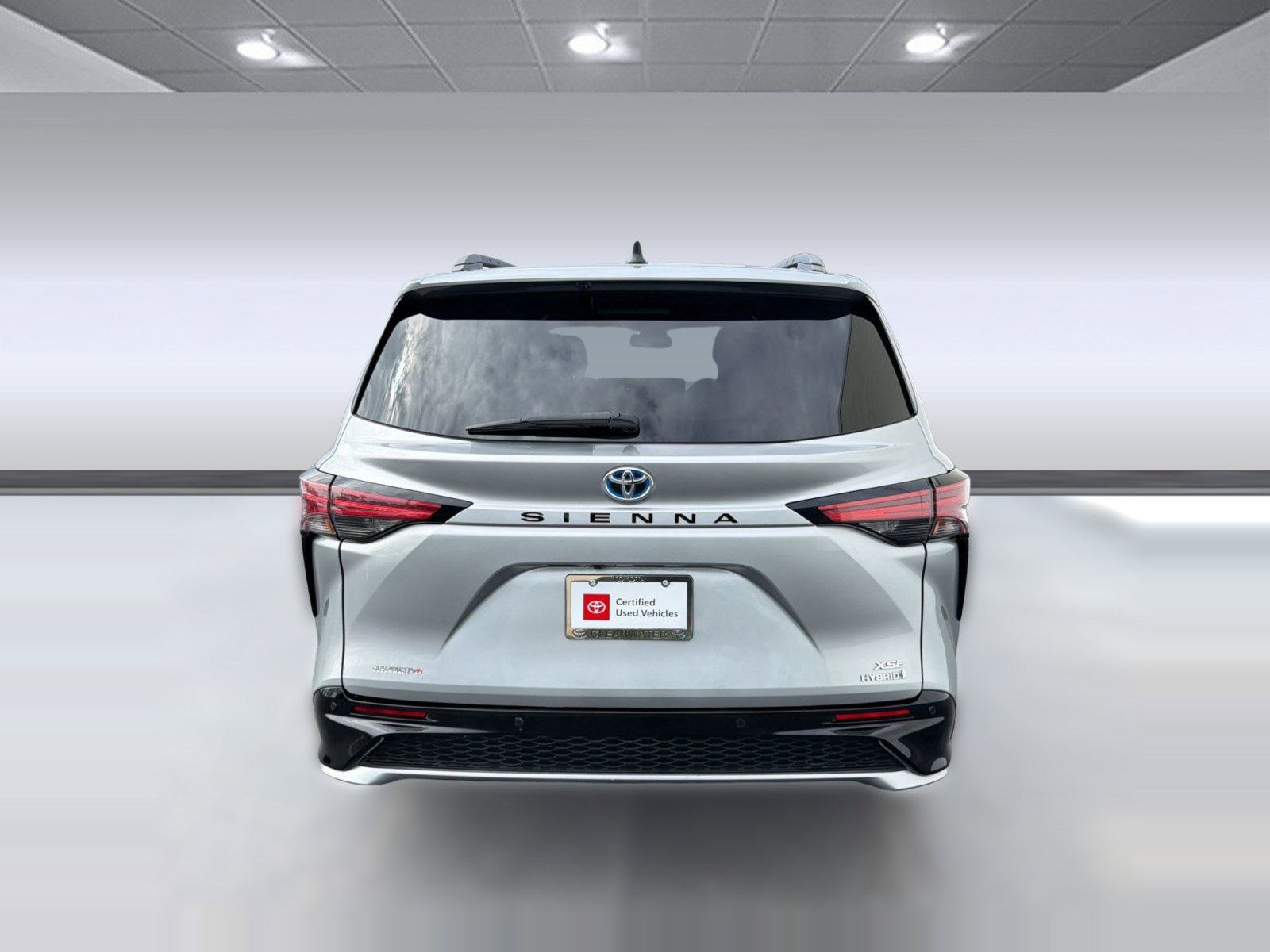 Used 2022 Toyota Sienna XSE FWD image 10