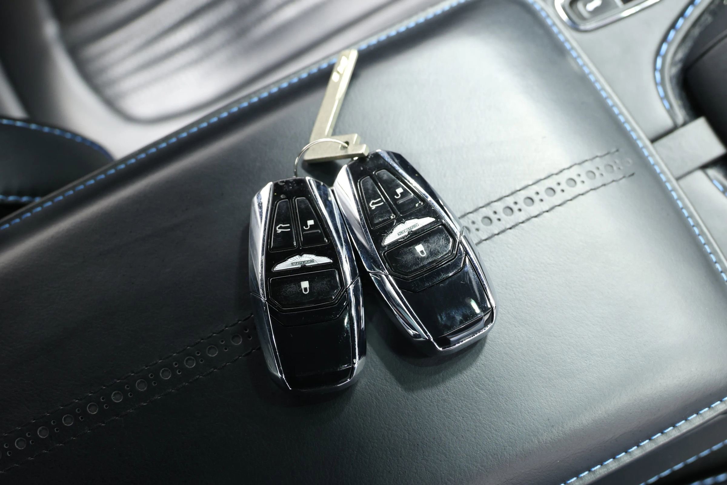 Used 2018 Aston Martin DB11 V12 image 6