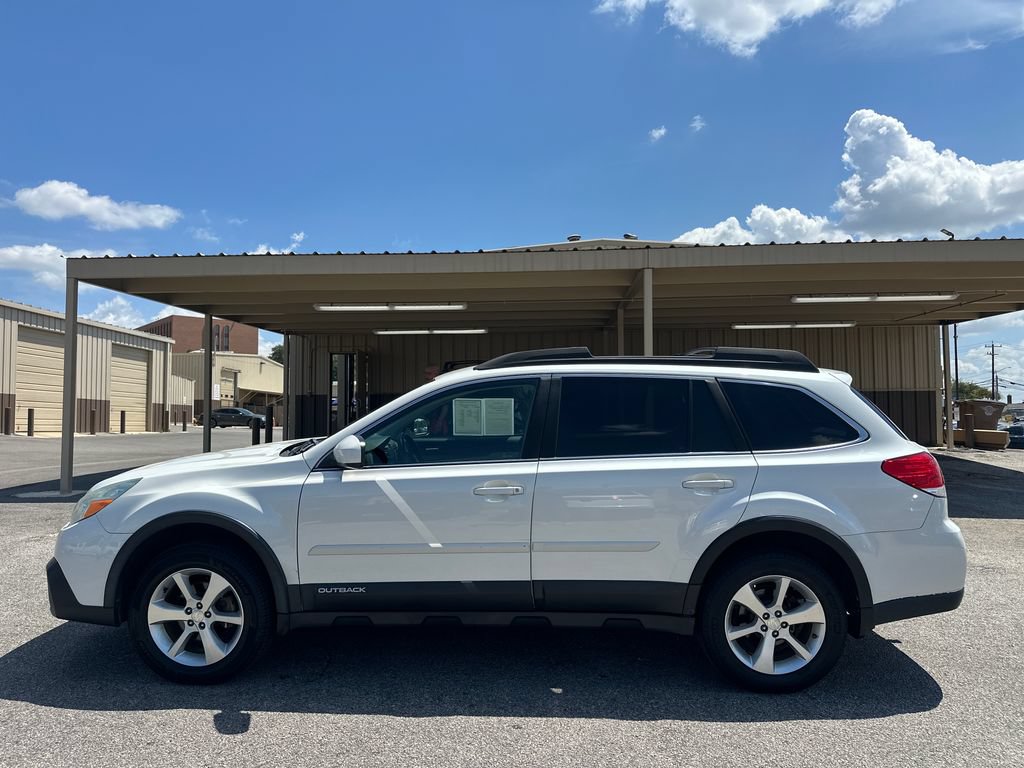 Used 2014 Subaru Outback 2.5i Limited w/ Accessory Value Package (OYT) AWD/4WD image 5