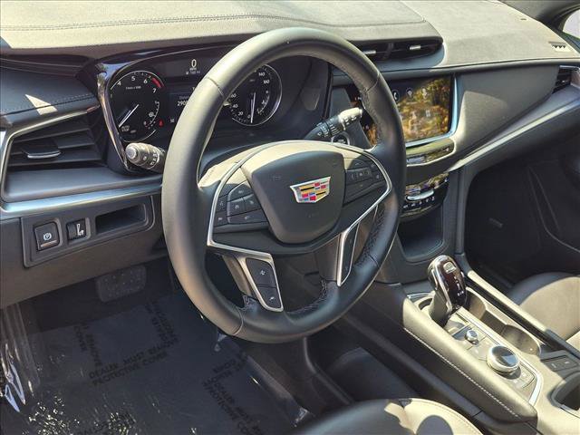Used 2024 Cadillac XT5 Luxury FWD image 10