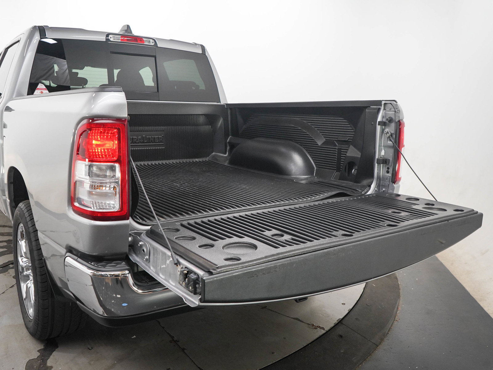 Used 2022 RAM 1500 Big Horn AWD/4WD image 9