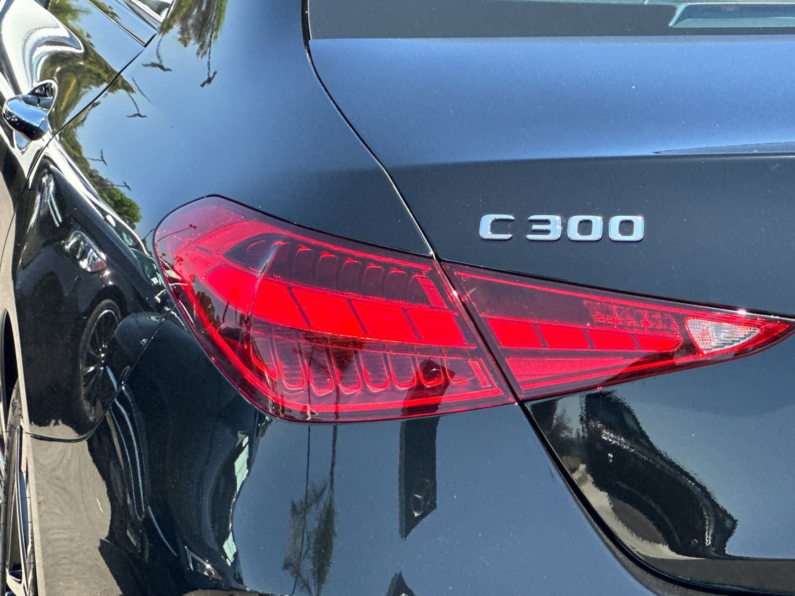 Used 2025 Mercedes-Benz C 300 4MATIC Sedan image 33