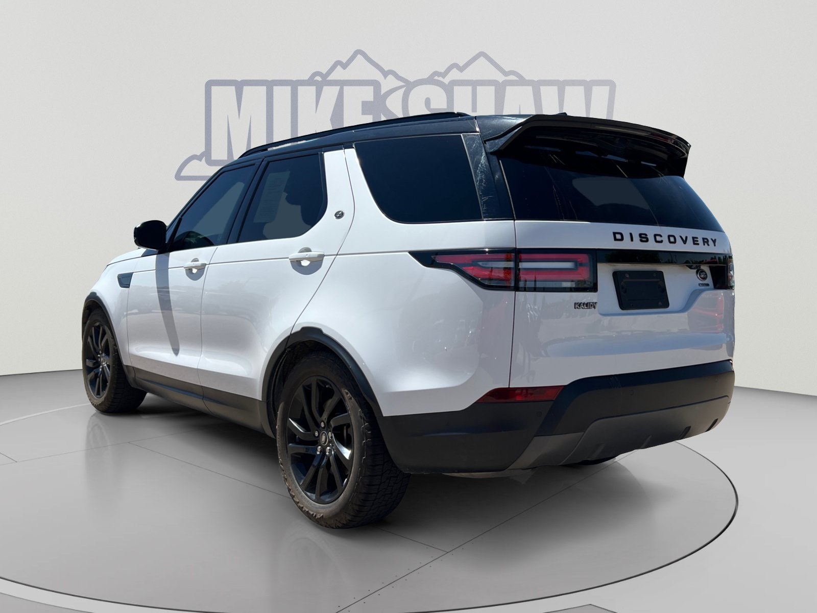 Used 2020 Land Rover Discovery HSE AWD/4WD image 3