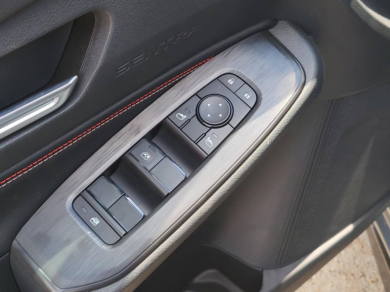 New 2027 Nissan Sentra SR w/ Floor Mat Package FWD image 16