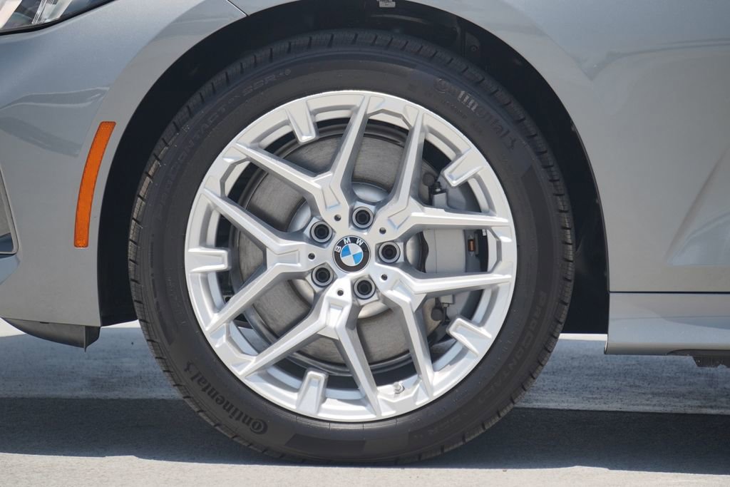 Used 2025 BMW 330i xDrive Sedan AWD/4WD image 5