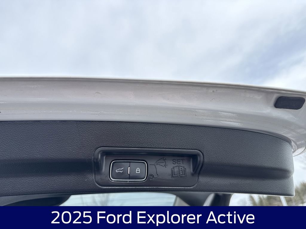 Used 2025 Ford Explorer Active image 17