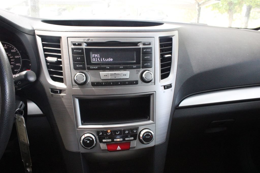 Used 2013 Subaru Outback 2.5i AWD/4WD image 38