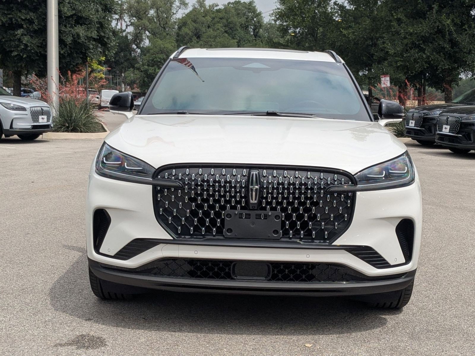 Used 2026 Lincoln Aviator Reserve w/ Luxury Package RWD image 8