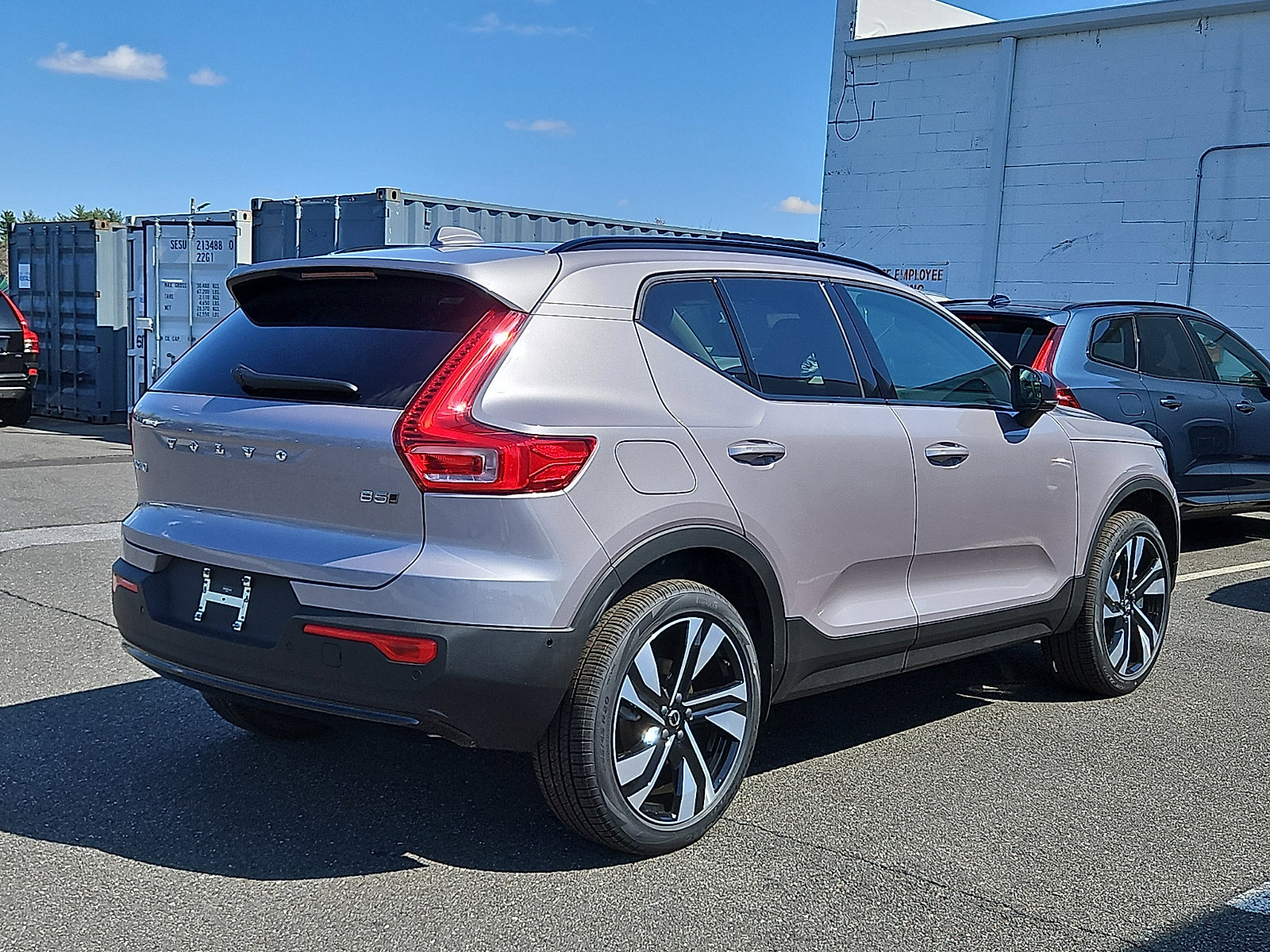 New 2026 Volvo XC40 B5 Plus w/ Climate Package AWD/4WD image 6