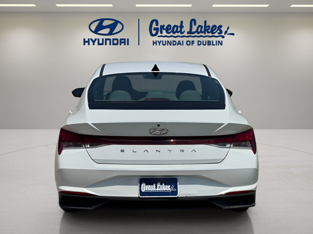 Used 2021 Hyundai Elantra SE FWD image 4