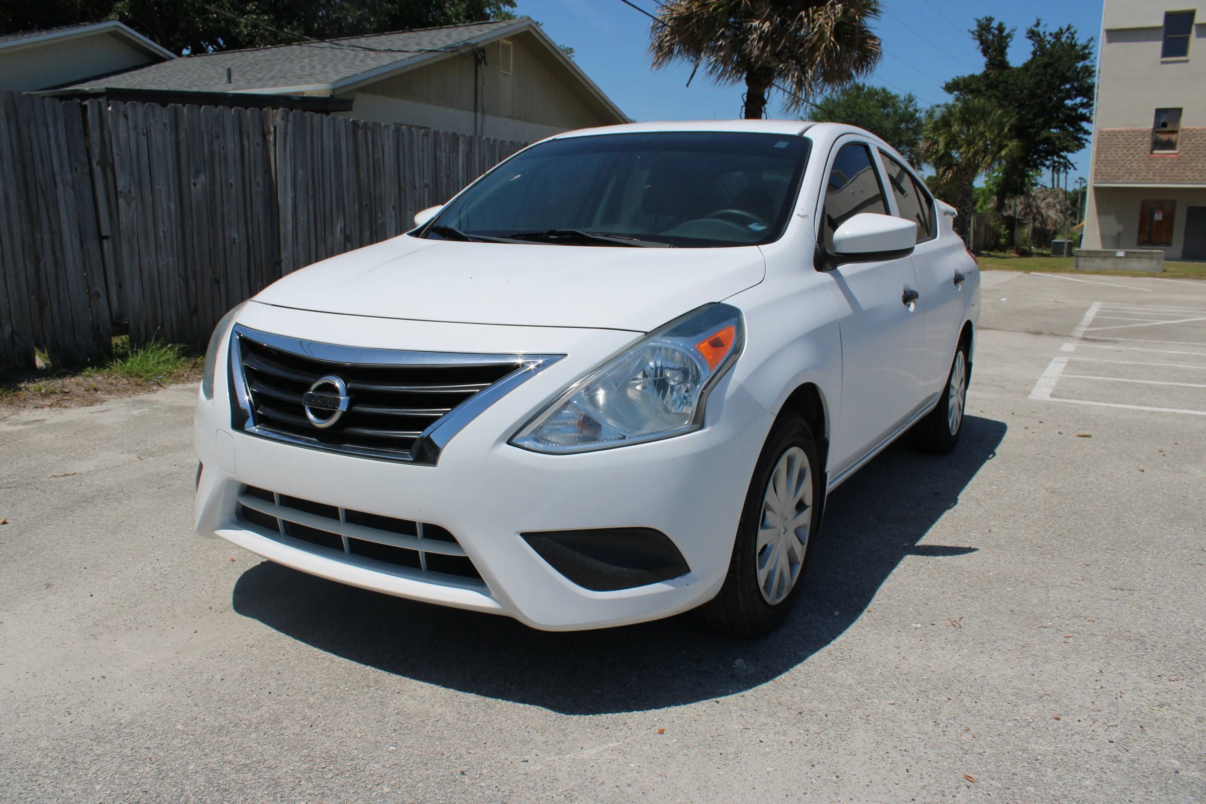 Used 2018 Nissan Versa S FWD image 2