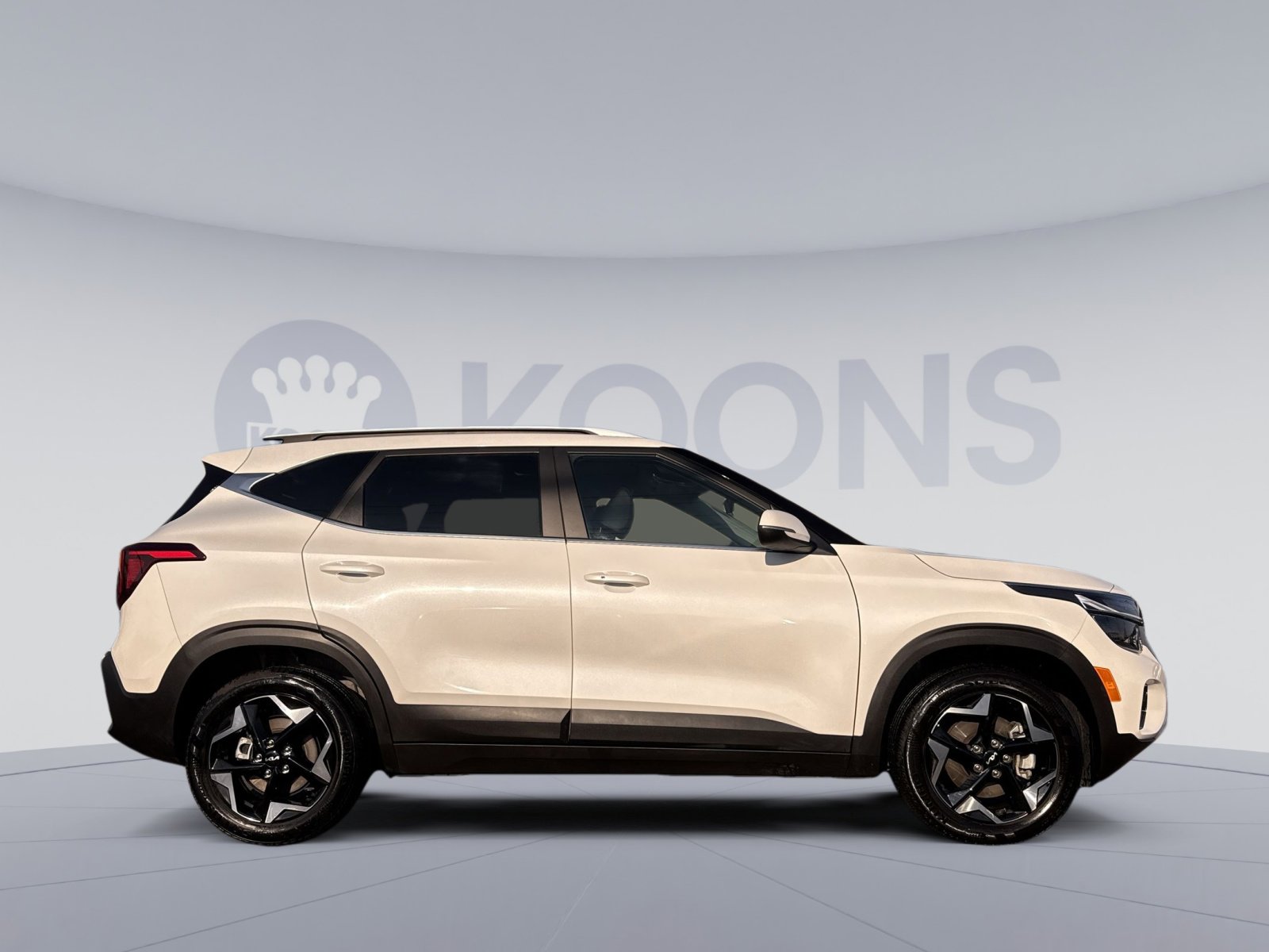 Used 2024 Kia Seltos EX image 8