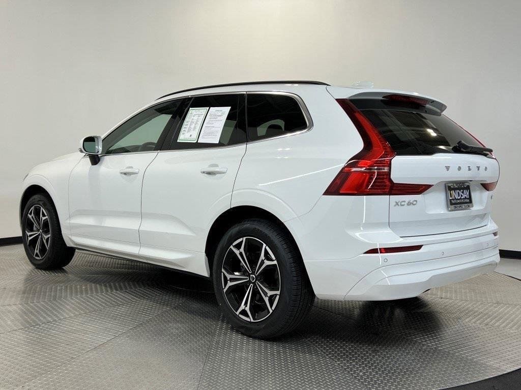 Used 2022 Volvo XC60 B5 Momentum image 5