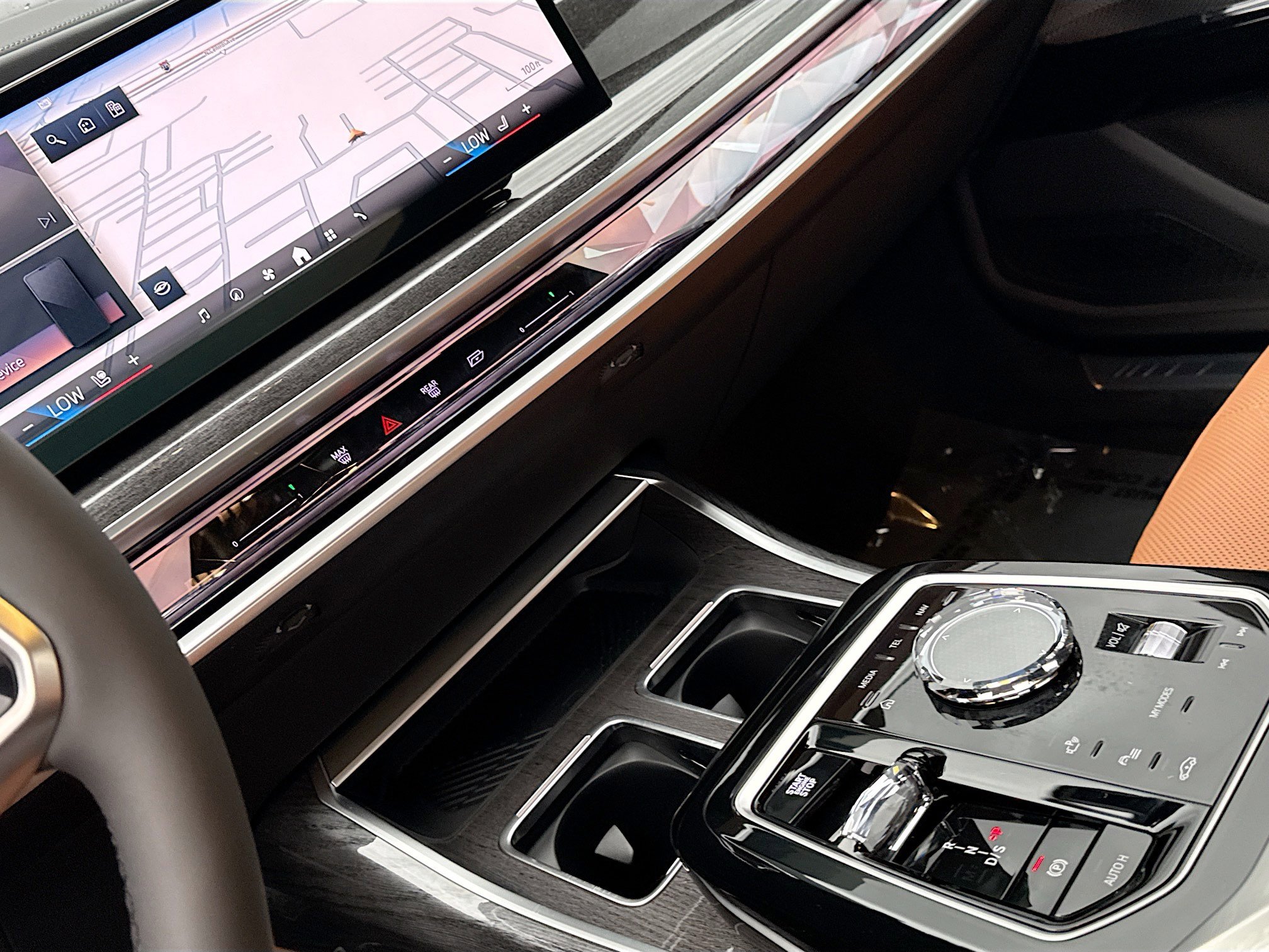 New 2026 BMW 740i xDrive w/ Premium Package image 27