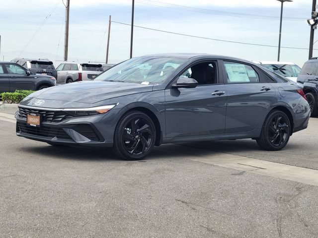 New 2026 Hyundai Elantra SEL Sport FWD image 2