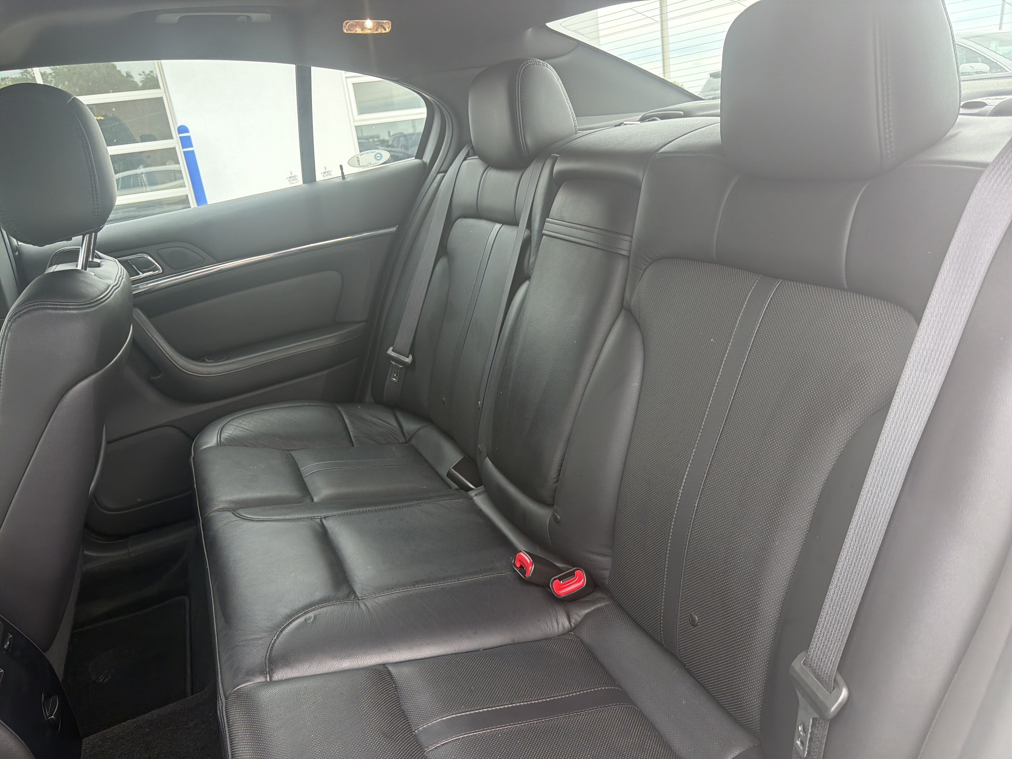 Used 2013 Lincoln MKS AWD image 21