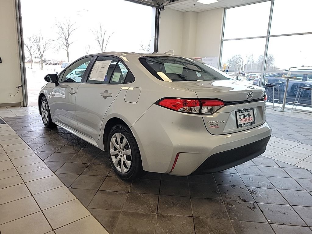 Used 2025 Toyota Corolla LE image 7