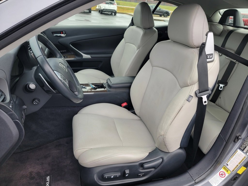 Used 2012 Lexus IS 350C image 2