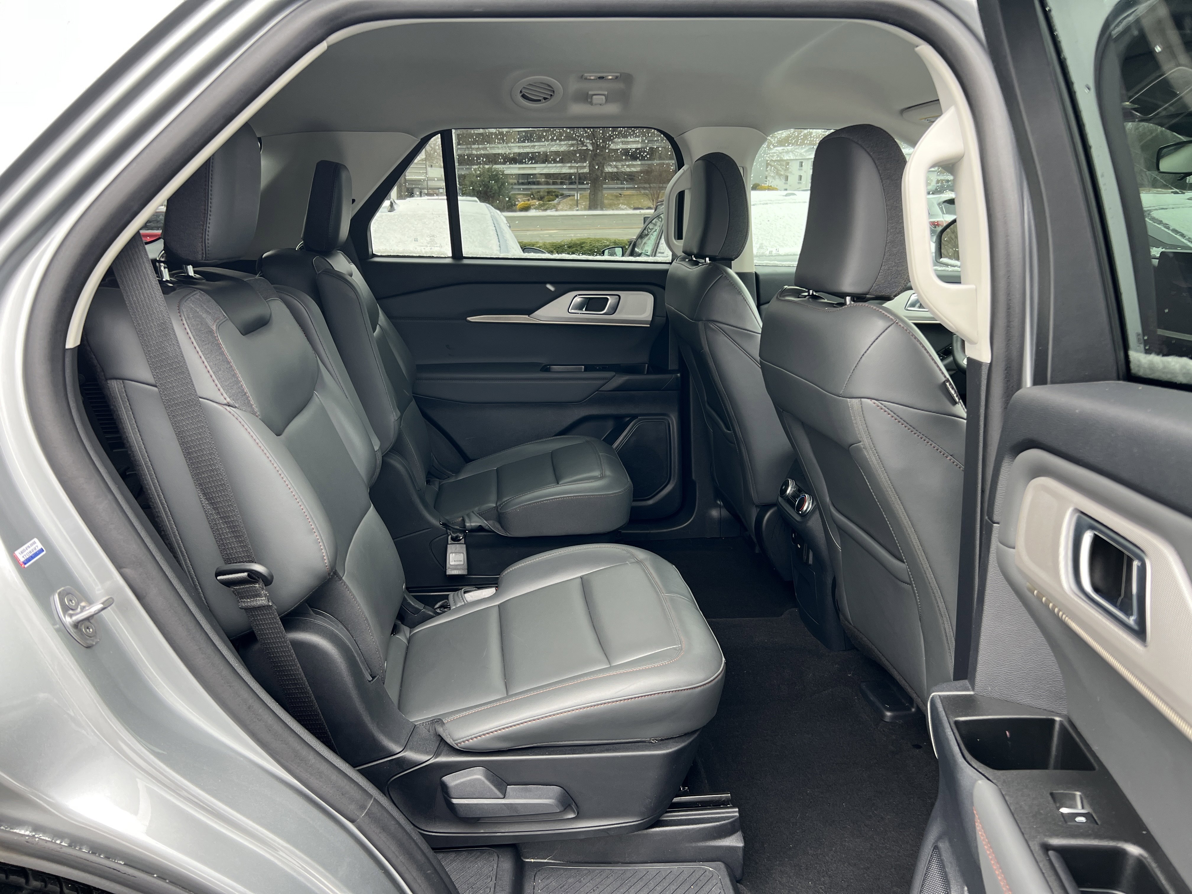 Used 2025 Ford Explorer Active w/ Active Comfort Package image 25