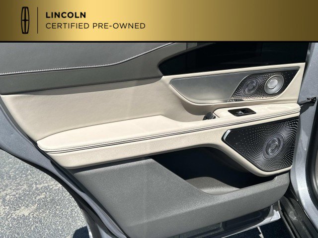 Certified 2025 Lincoln Nautilus Reserve AWD/4WD image 11