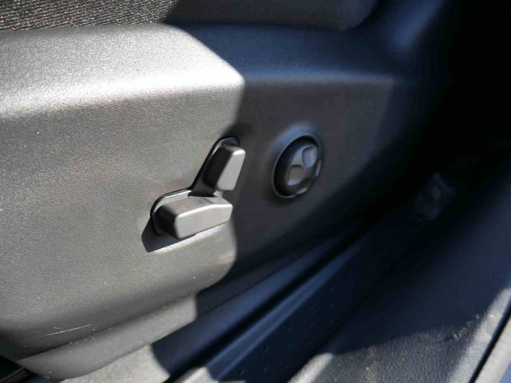 New 2026 Chrysler Pacifica Select image 28