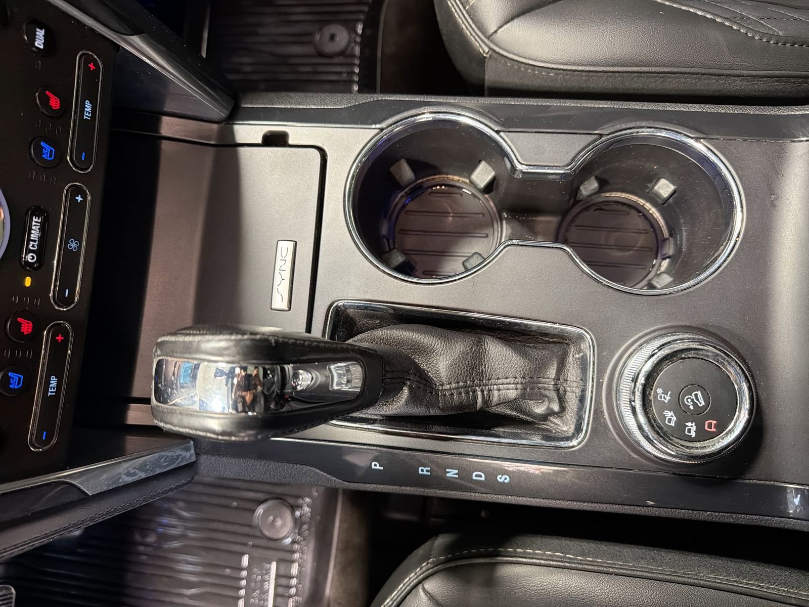 Used 2018 Ford Explorer Platinum image 36