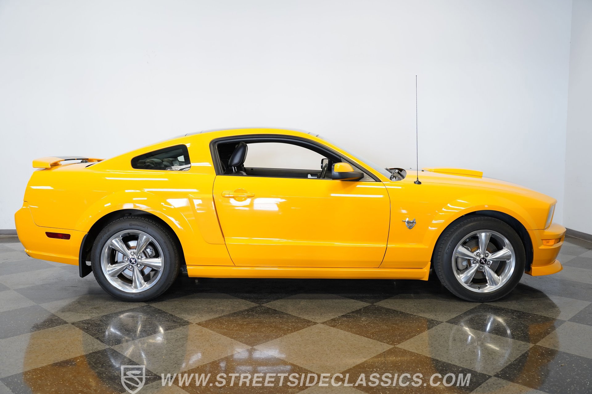 Used 2009 Ford Mustang GT Premium image 14