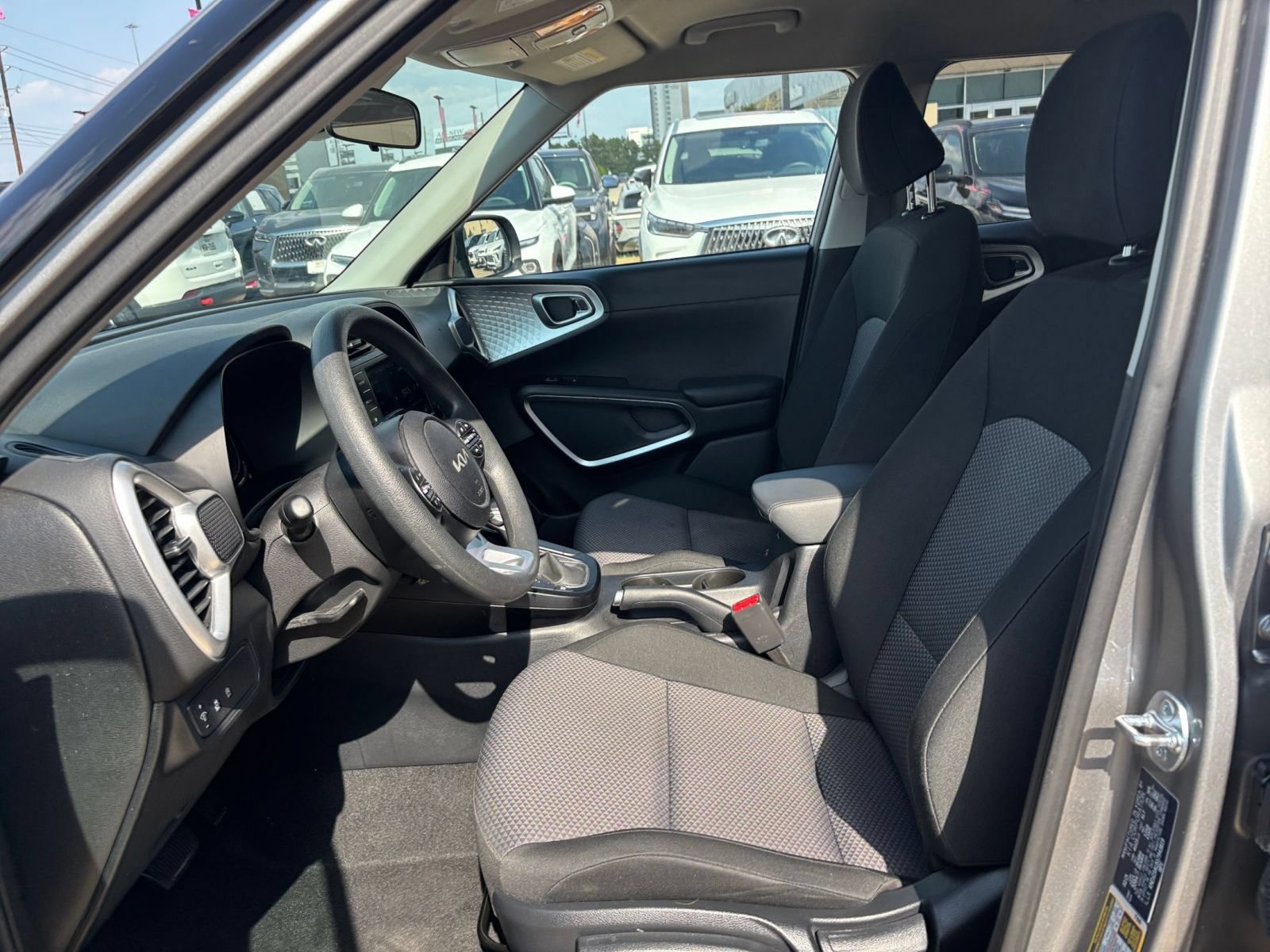 Used 2025 Kia Soul LX w/ LX Technology Package FWD image 20