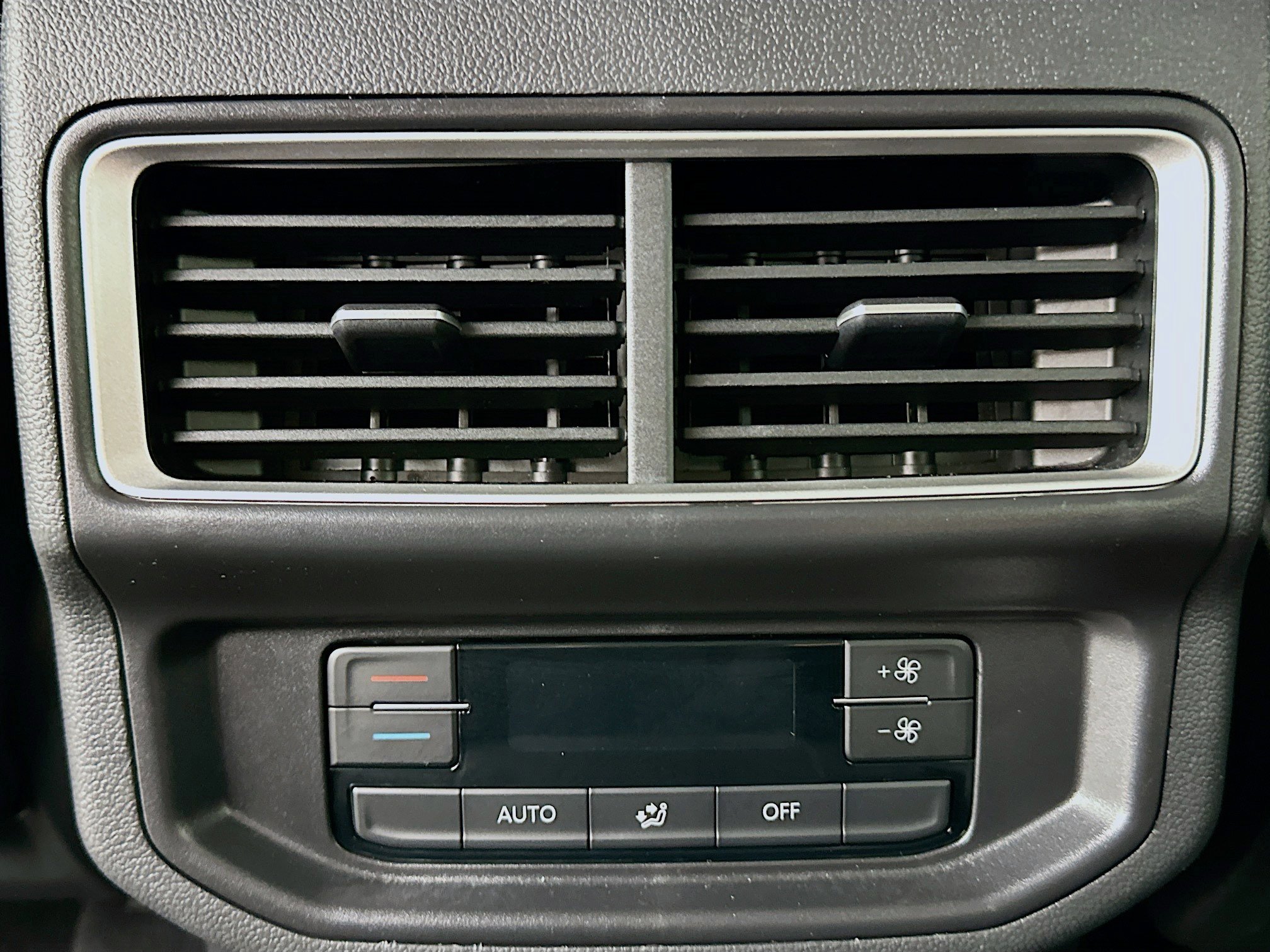 Used 2025 Volkswagen Atlas SE image 26