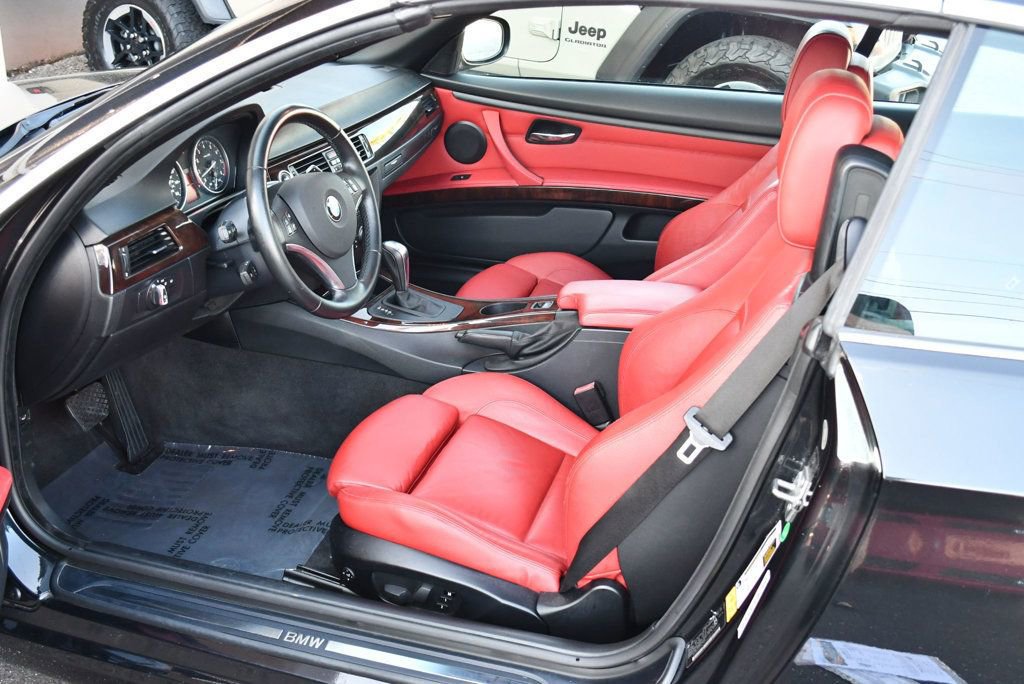 Used 2011 BMW 335i Convertible image 54