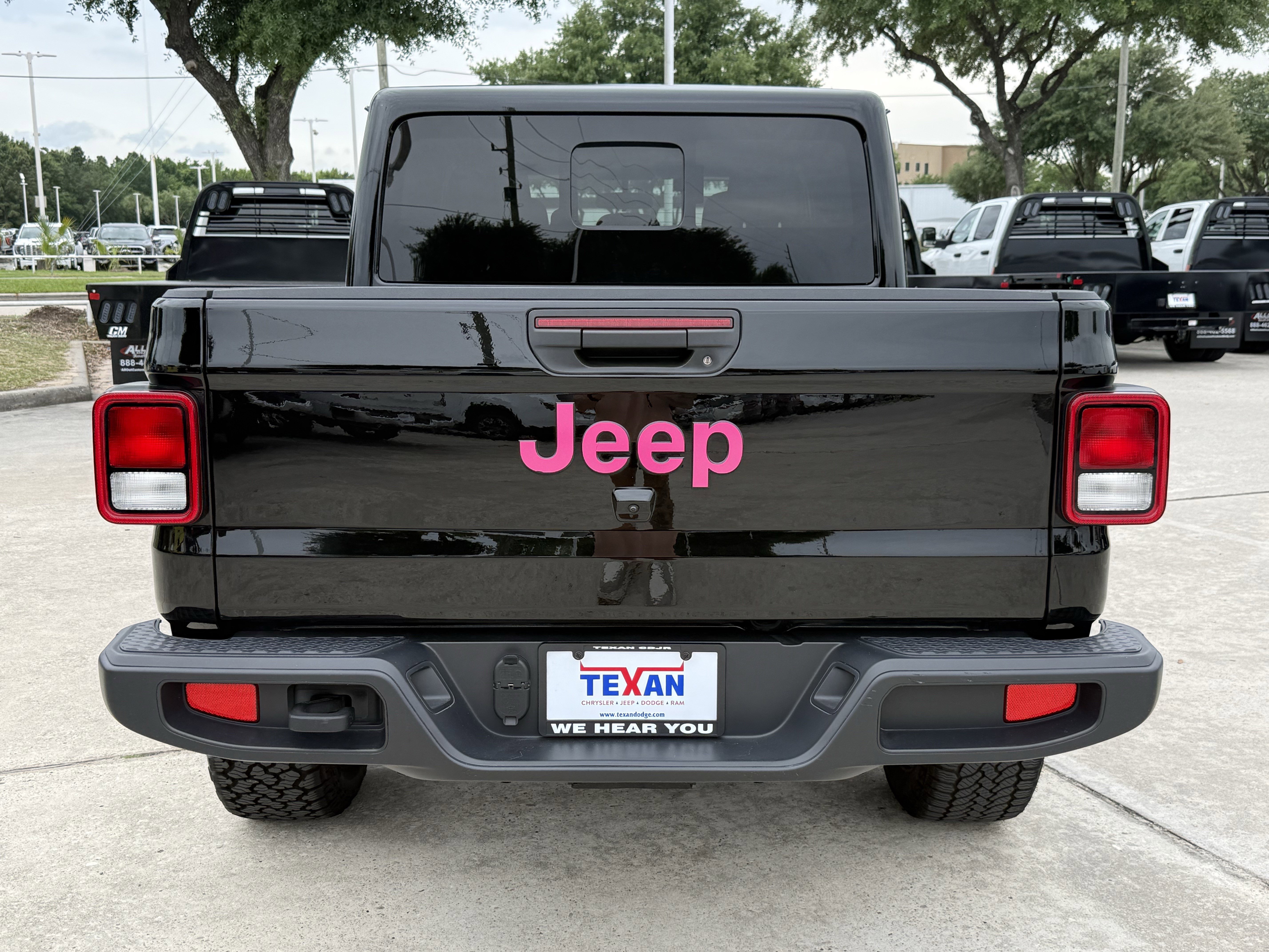 Used 2025 Jeep Gladiator Sport AWD/4WD image 6