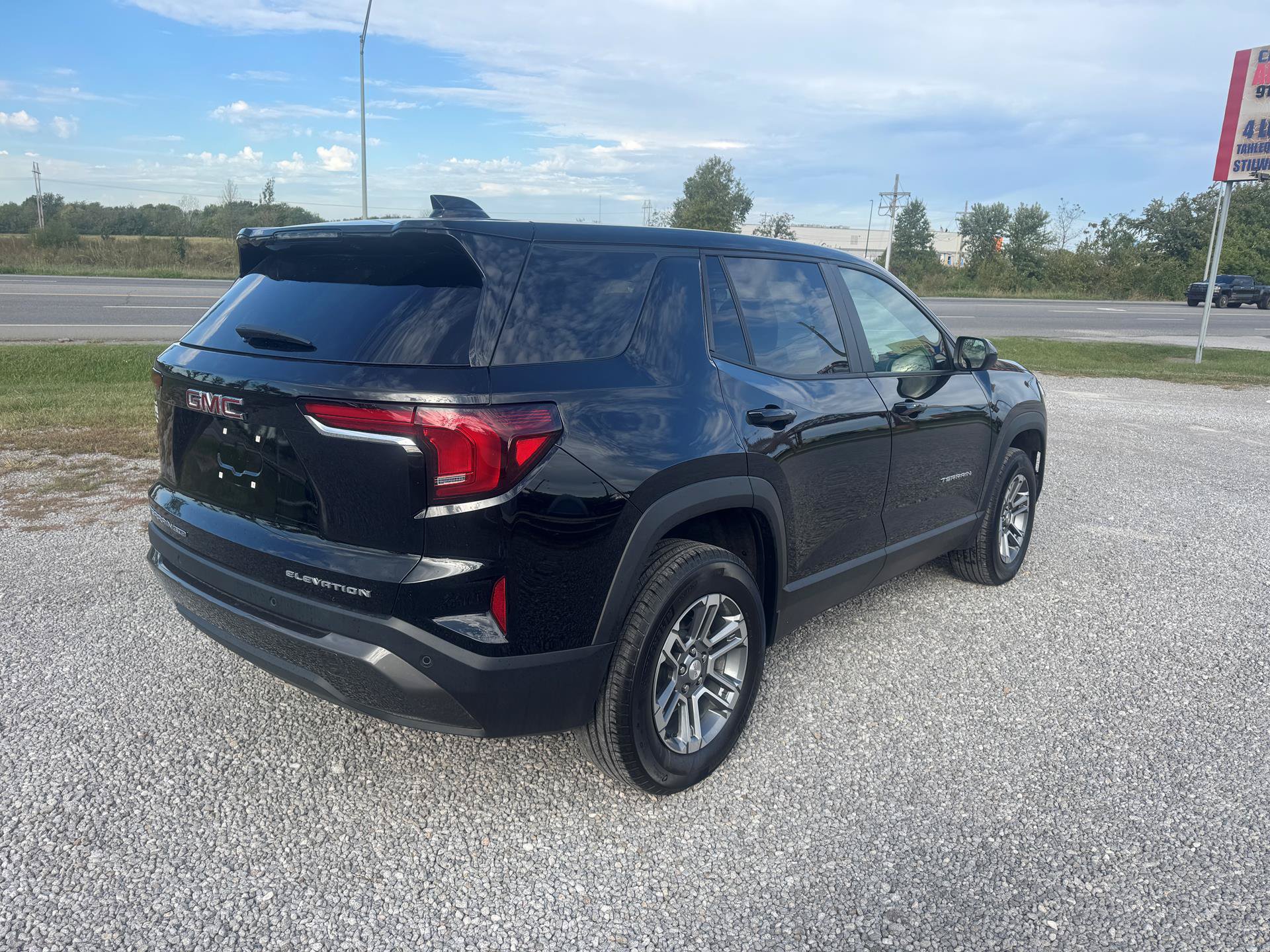 Used 2026 GMC Terrain Elevation AWD/4WD image 3