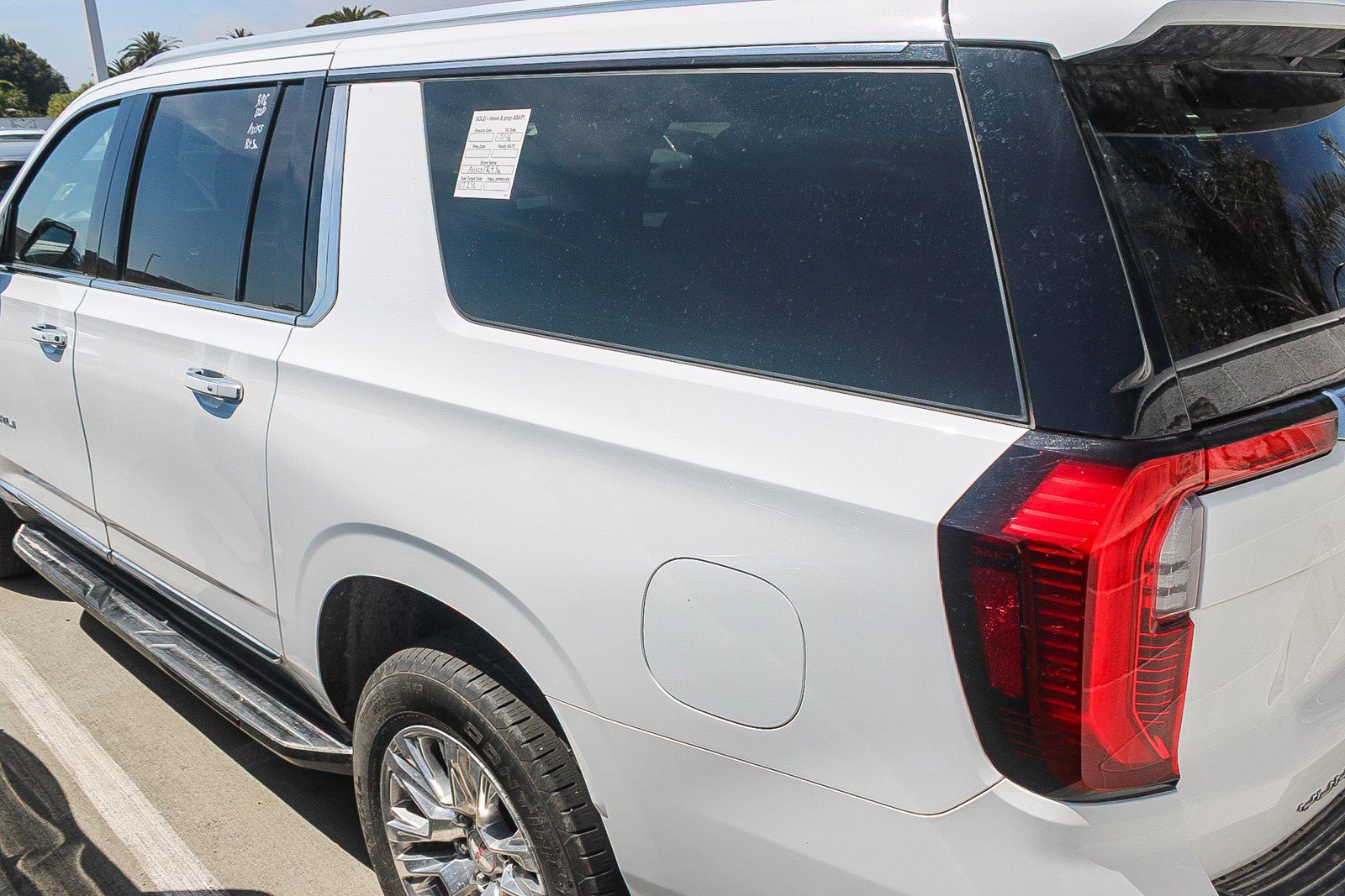 Used 2025 GMC Yukon XL Denali image 12