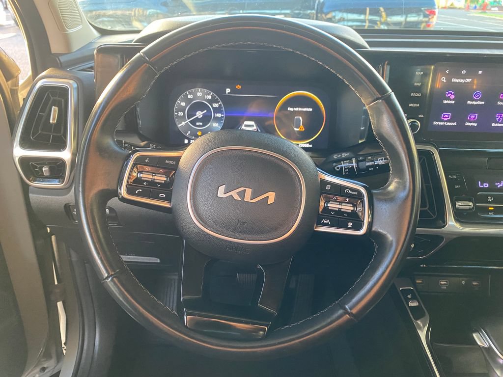 Used 2023 Kia Sorento SX AWD/4WD image 32