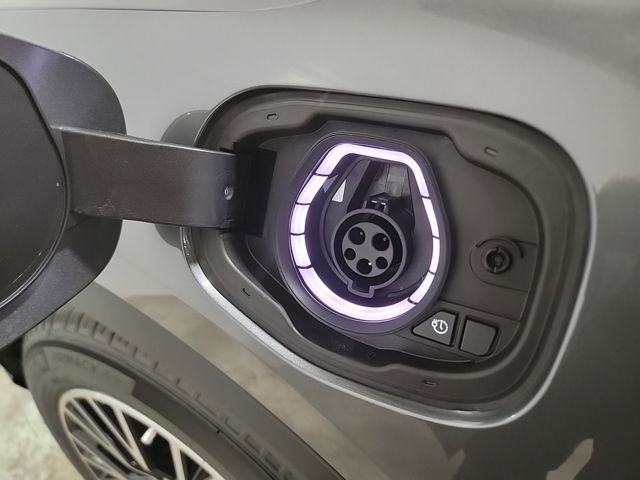 New 2025 Ford Escape SE w/ Class II Trailer Tow Package image 28