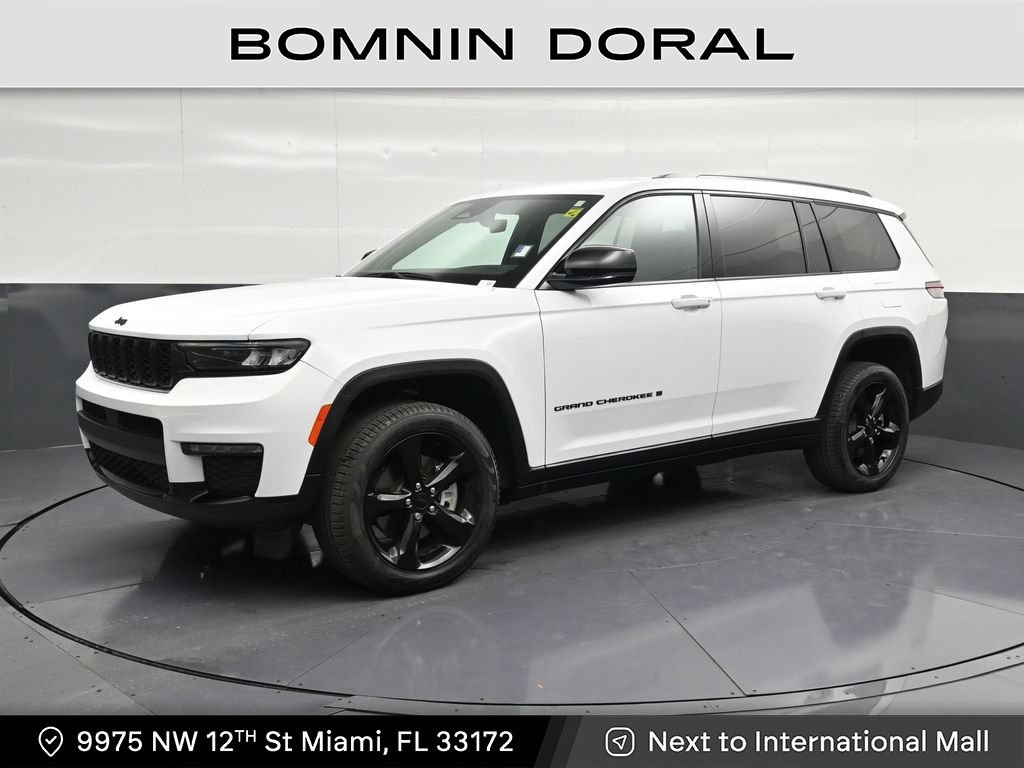 Used 2025 Jeep Grand Cherokee L Limited w/ Black Appearance Package RWD image 1