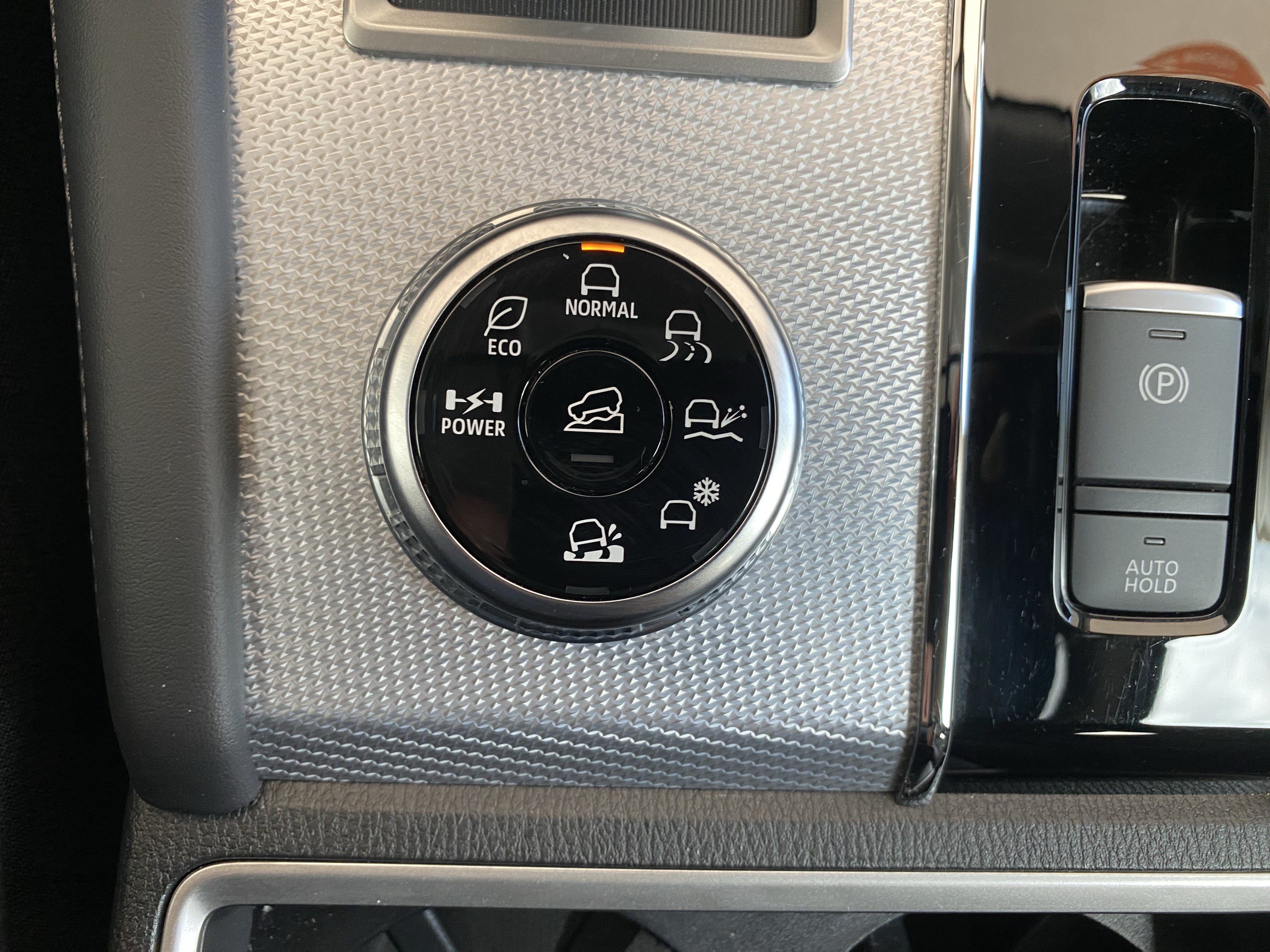Used 2024 Mitsubishi Outlander SEL AWD/4WD image 38