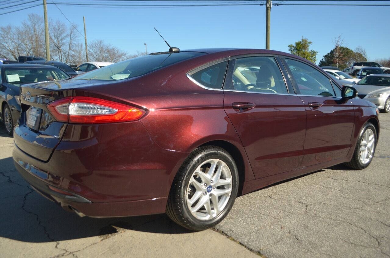 Used 2013 Ford Fusion SE image 9
