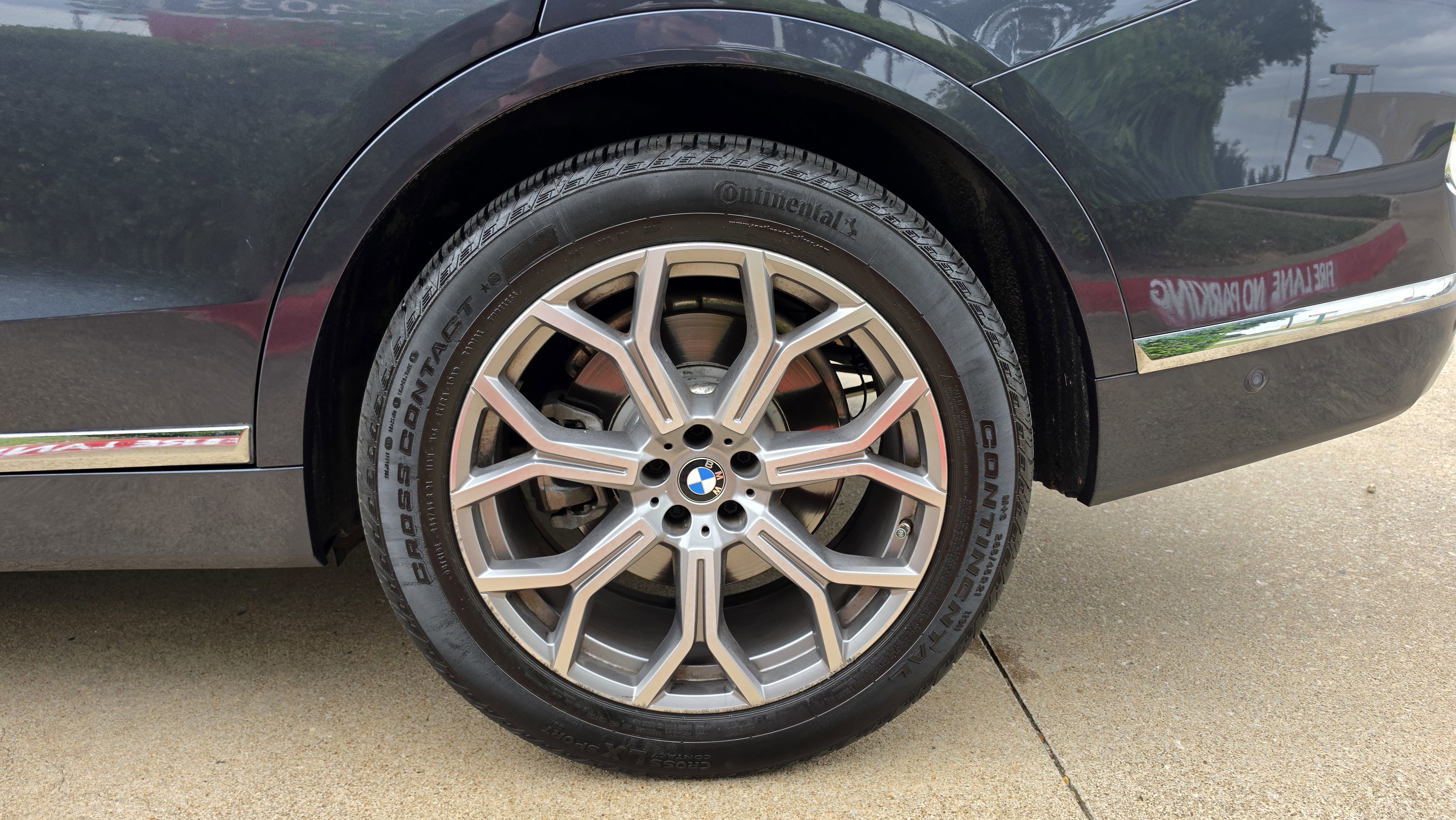 Used 2022 BMW X7 xDrive40i w/ Premium Package image 14