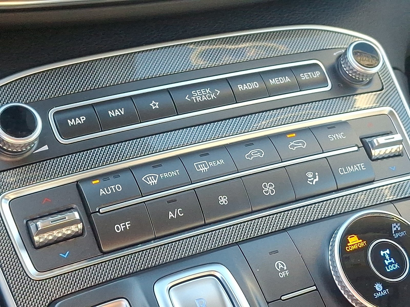 Certified 2023 Hyundai Santa Fe SEL AWD/4WD image 16