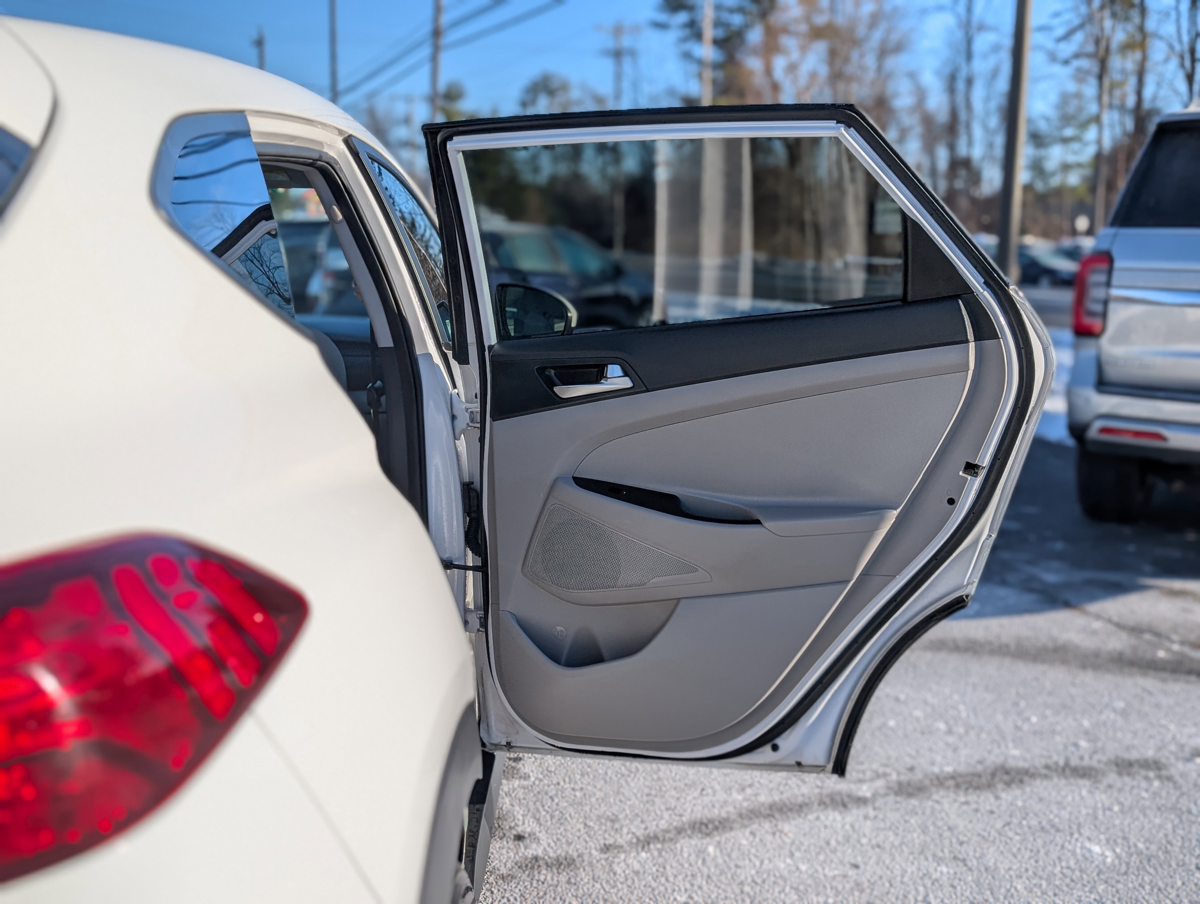 Used 2019 Hyundai Tucson SE image 32